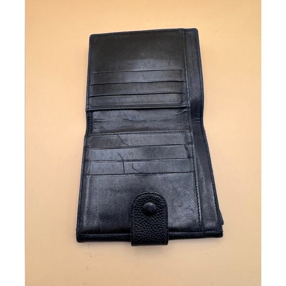 Authentic Chanel Caviar Compact Wallet – Navy Blue – Comes with COA - Picture 4 of 7